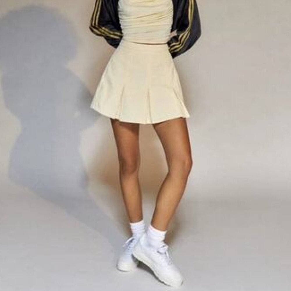 UO Bdg Ivory Corduroy Pleated High Waisted Mini Skirt Women's Size XS